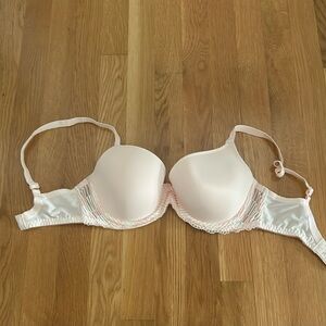 NWOT Wacoal Womens La Femme Contour Underwire T-Shirt Bra 32DD